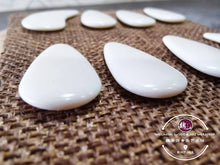 Load image into Gallery viewer, Guzheng Nails Finger Picks Zither White ™ 天然古筝指甲 白色