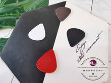 Load image into Gallery viewer, Guitar Ukulele Picks Plain Color Pick ™ 吉他乌克丽丽彩色素弹片
