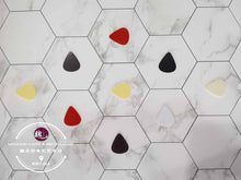 Load image into Gallery viewer, Guitar Ukulele Picks Plain Color Pick ™ 吉他乌克丽丽彩色素弹片
