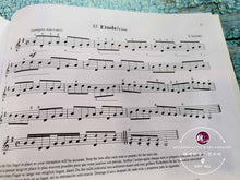 Load image into Gallery viewer, Suzuki Violin School Volume 1 with CD by International Suzuki Association