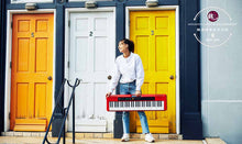 Load image into Gallery viewer, Casio CT-S200 61-Keys Casiotone Keyboard Beginner ™ 卡西欧键盘电子琴初学61键 CT-S200