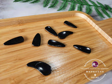 Load image into Gallery viewer, Guzheng Nails Finger Picks Zither Black ™ 天然古筝指甲 黑色
