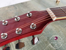 Load image into Gallery viewer, Ballad Wood Acoustic Guitar Red ™ 民谣加电箱木吉他 红色
